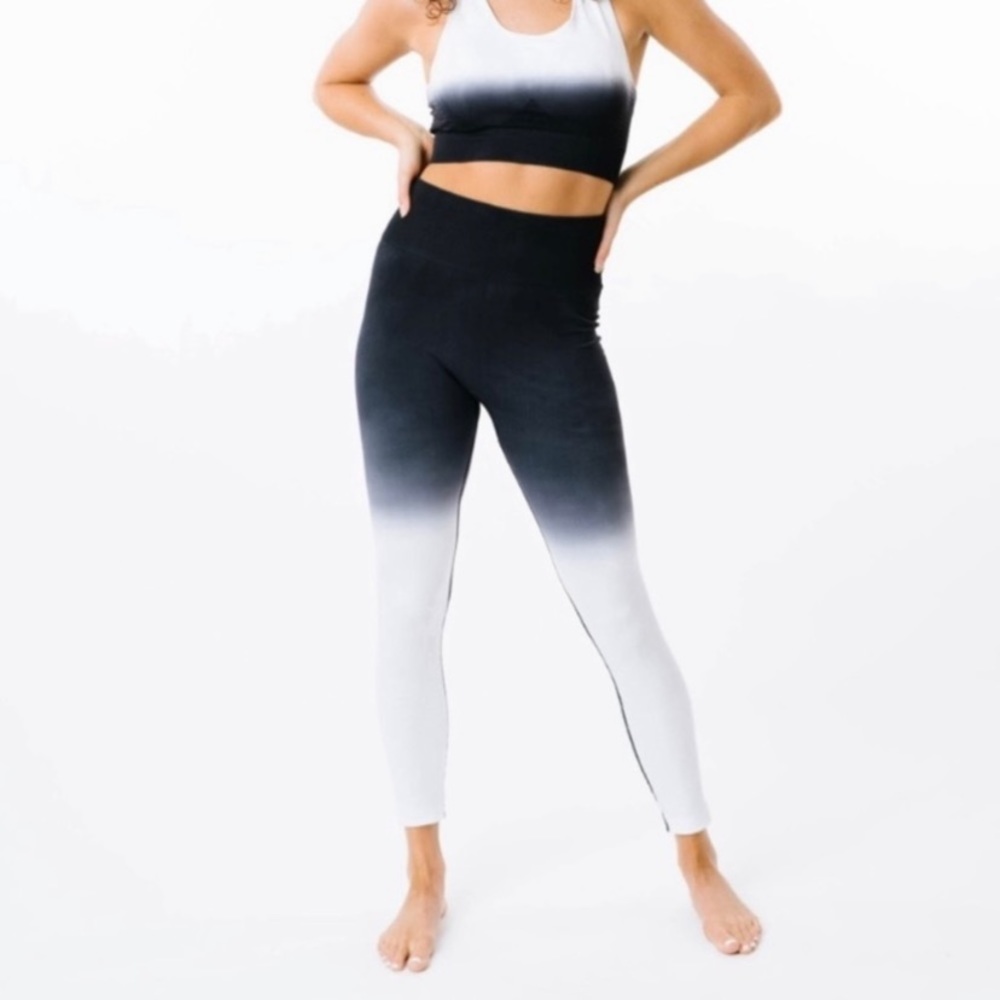 NWOT Zyia Ombré Leggings